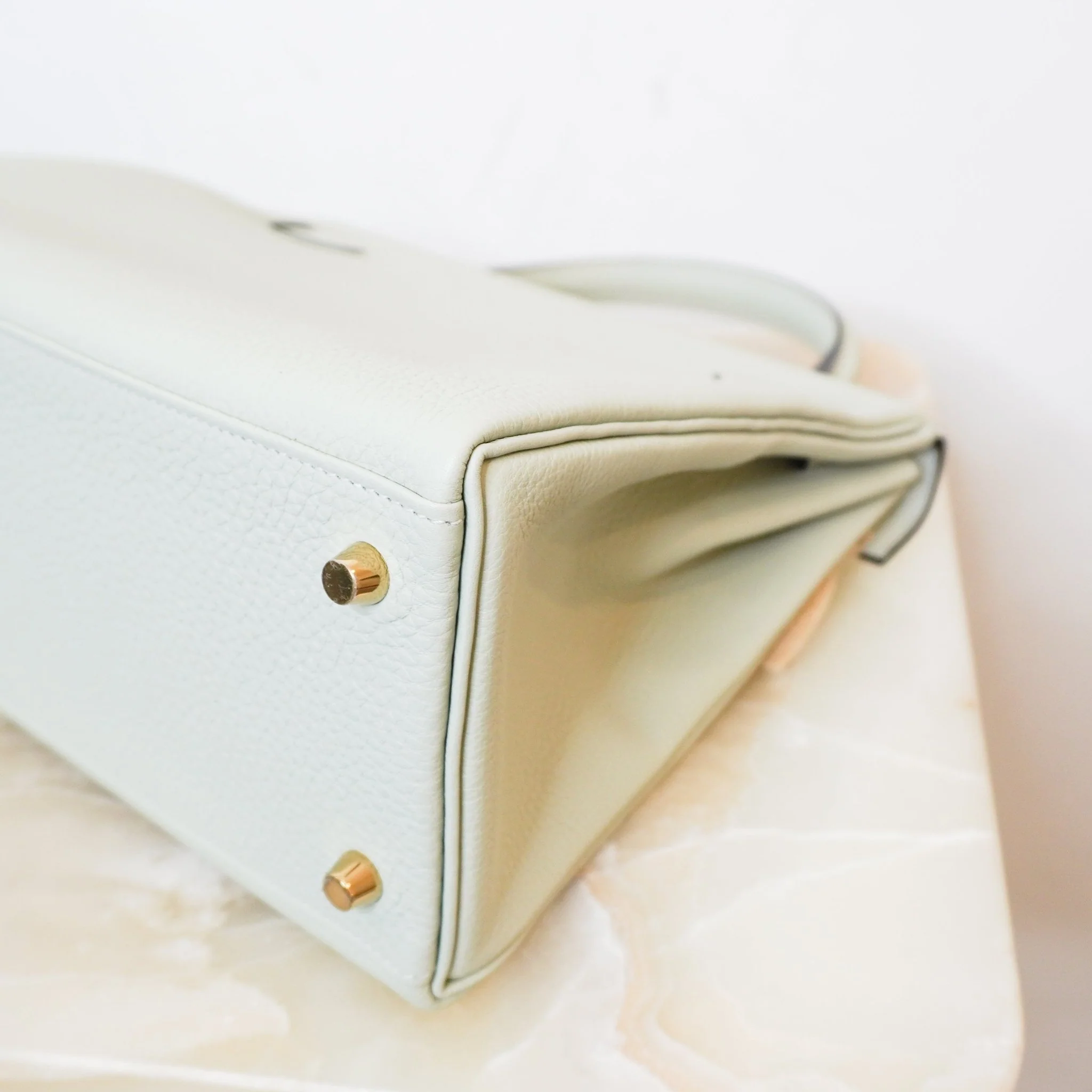 NEW Hermès Kelly 28 Gris Neve Togo Retourne Gold Hardware | Authentic Preloved - Image 10