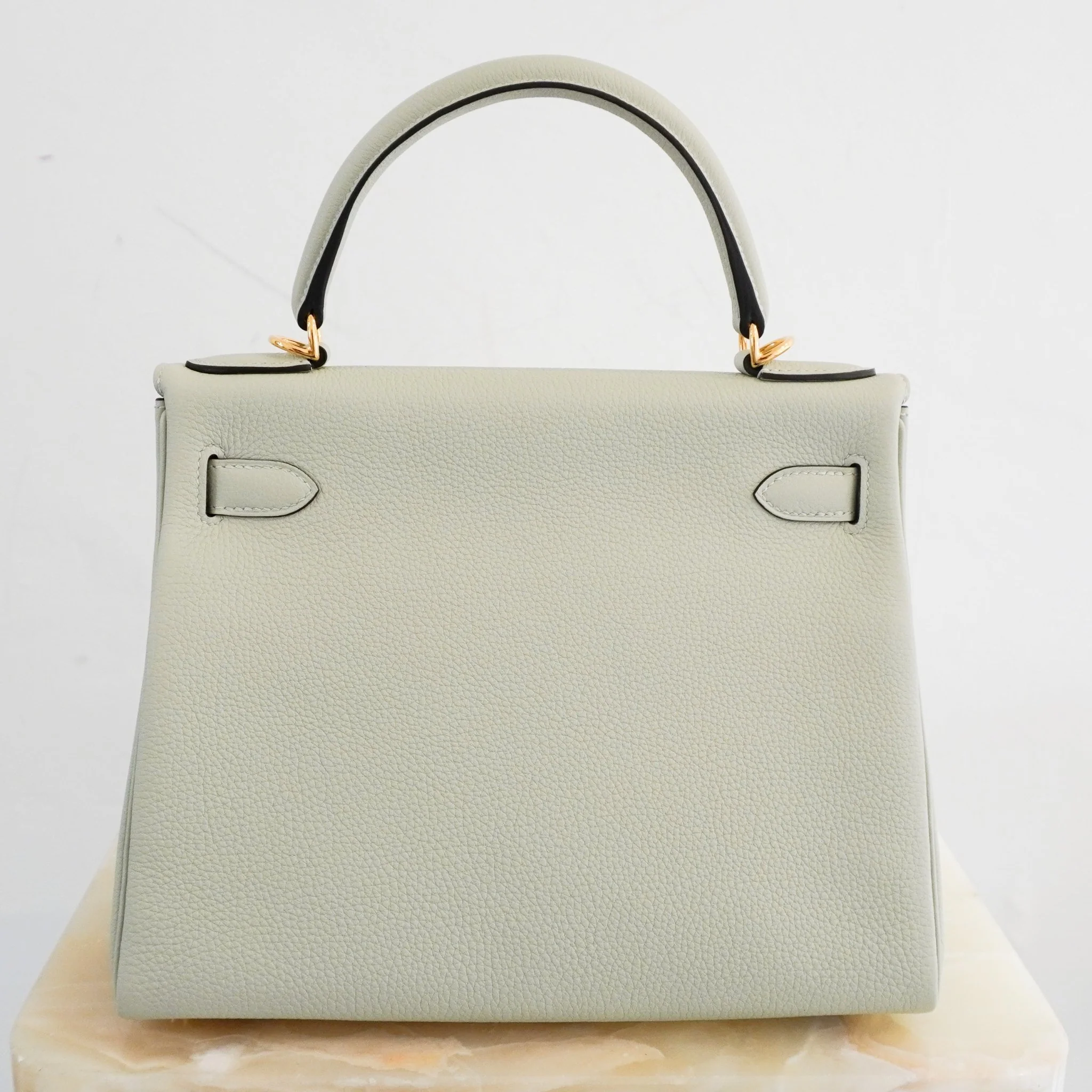 NEW Hermès Kelly 28 Gris Neve Togo Retourne Gold Hardware | Authentic Preloved - Image 12