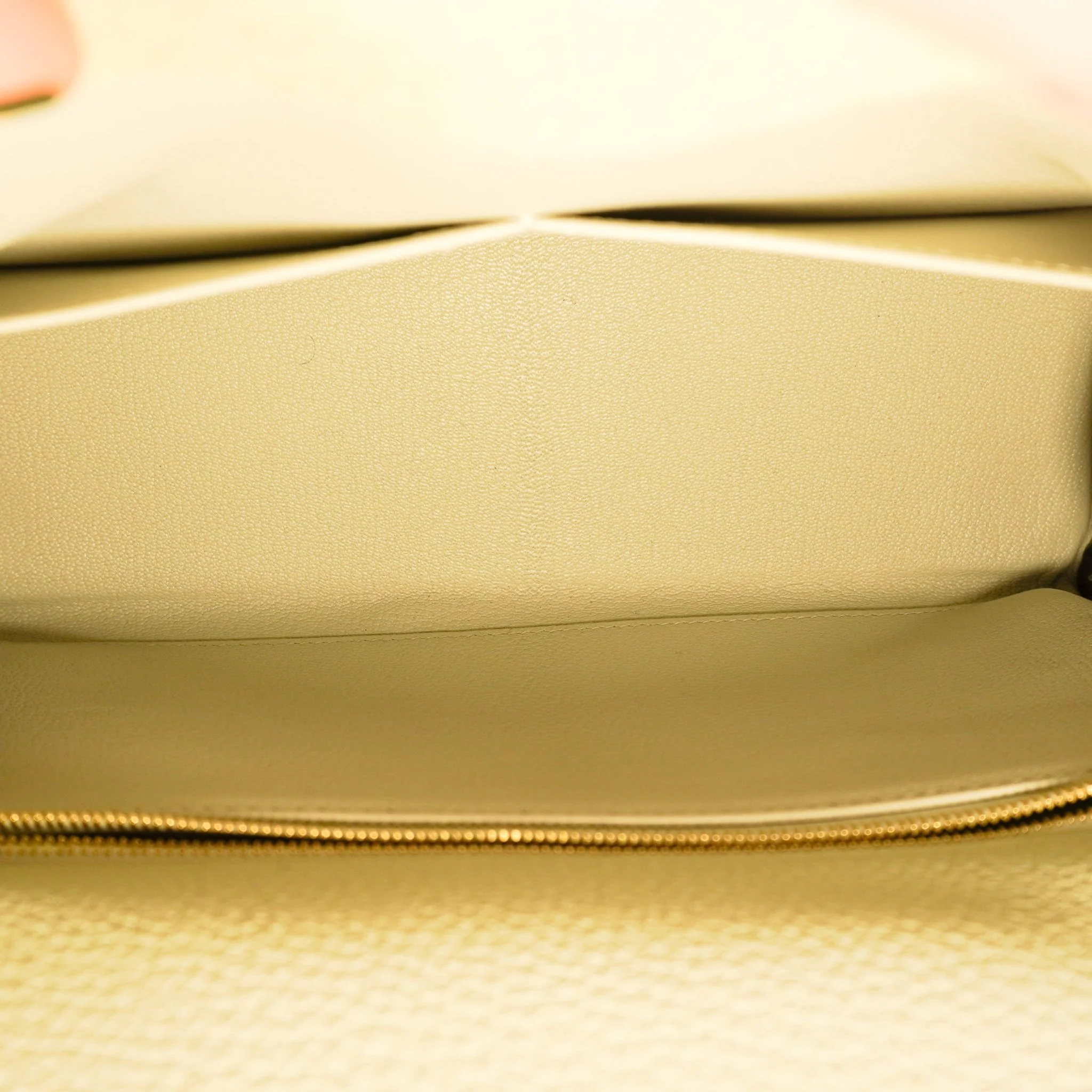 NEW Hermès Kelly 28 Gris Neve Togo Retourne Gold Hardware | Authentic Preloved - Image 17