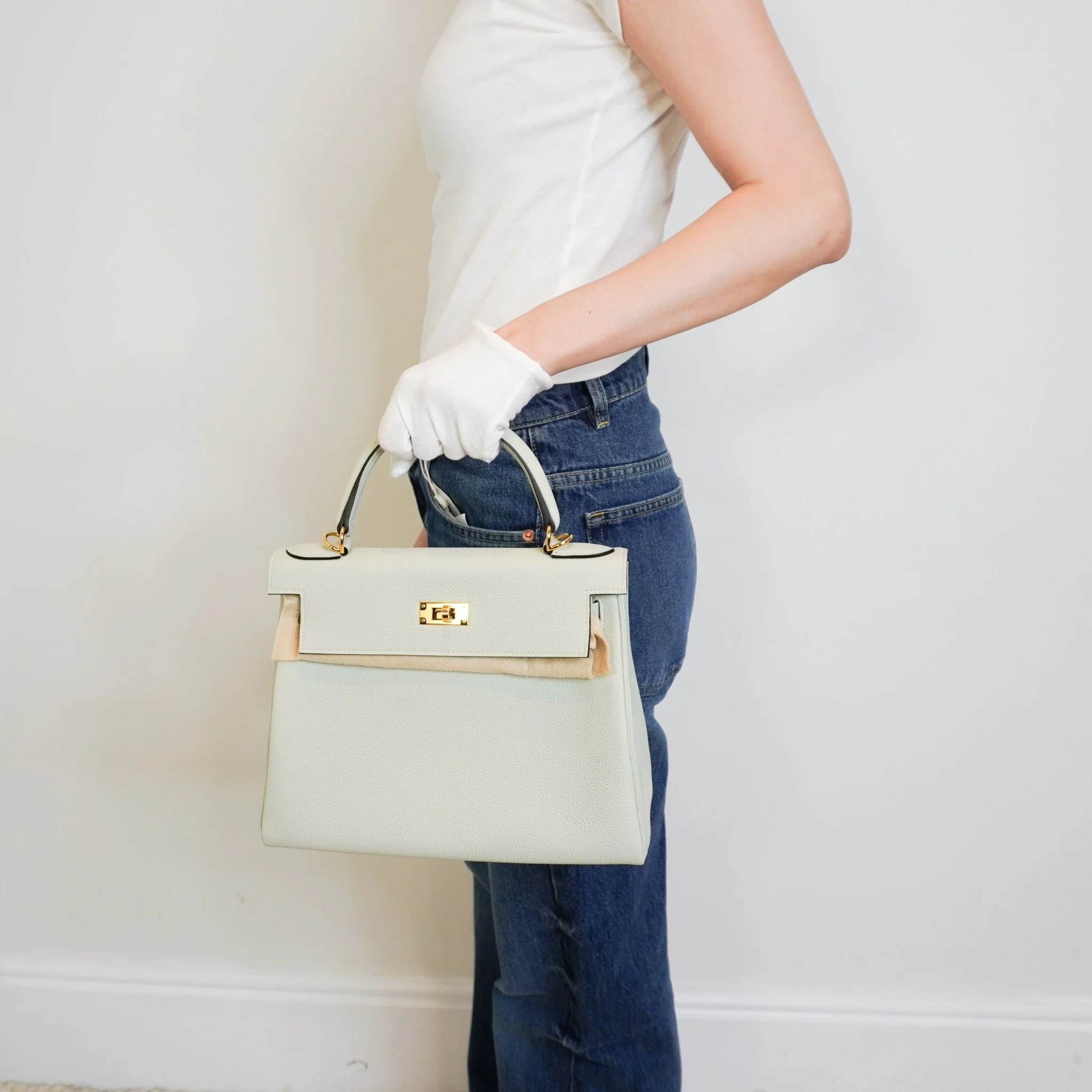 NEW Hermès Kelly 28 Gris Neve Togo Retourne Gold Hardware | Authentic Preloved - Image 22