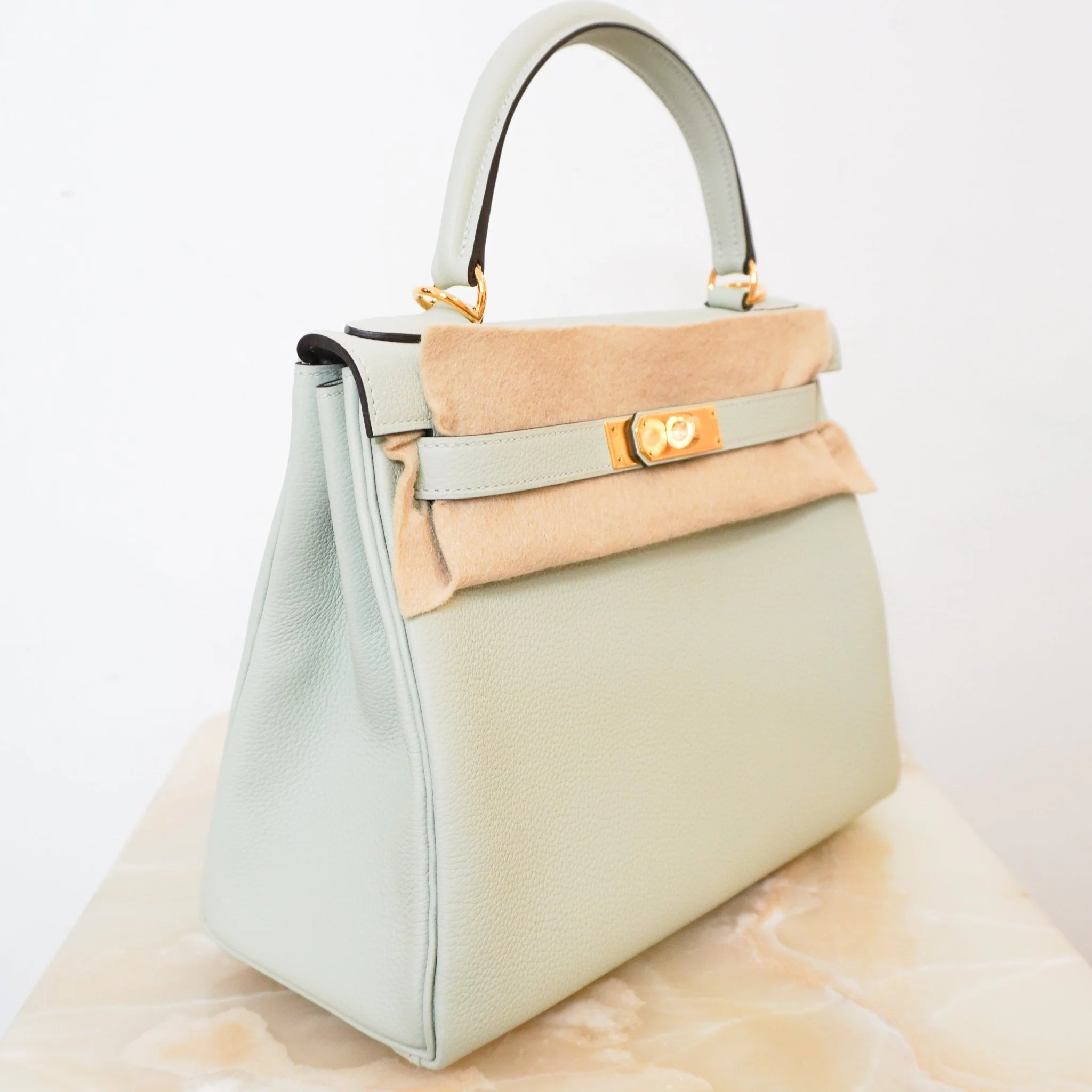 NEW Hermès Kelly 28 Gris Neve Togo Retourne Gold Hardware | Authentic Preloved - Image 3