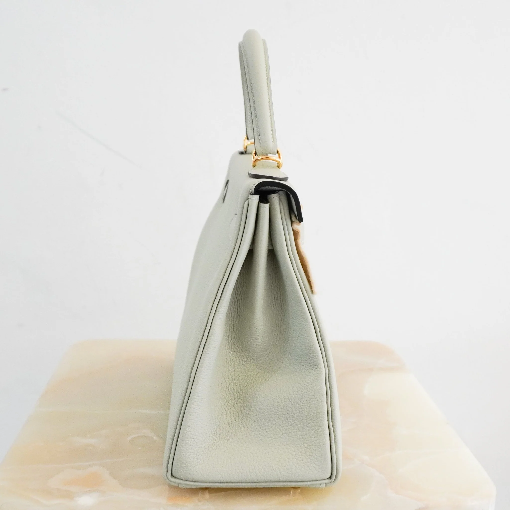 NEW Hermès Kelly 28 Gris Neve Togo Retourne Gold Hardware | Authentic Preloved - Image 7