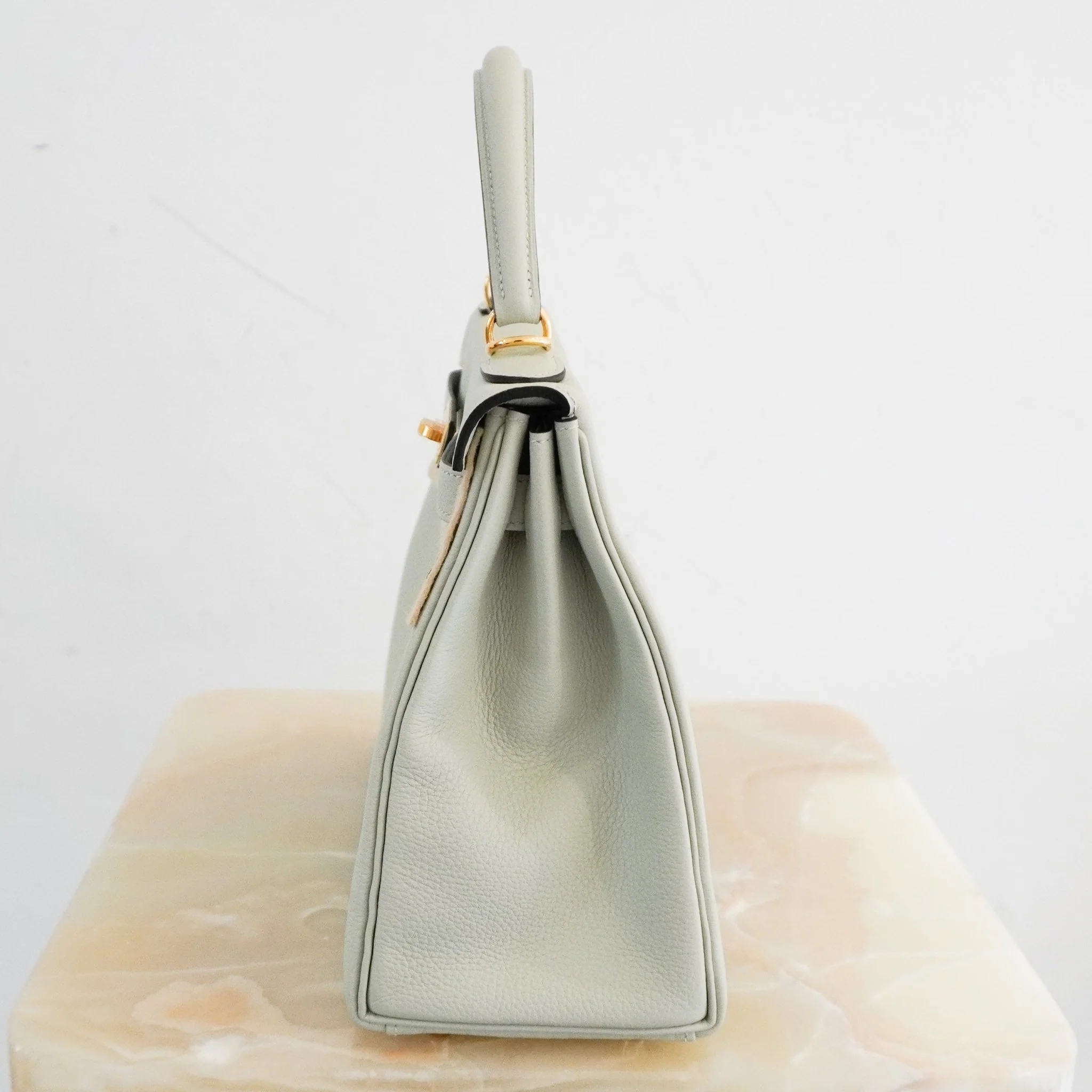 NEW Hermès Kelly 28 Gris Neve Togo Retourne Gold Hardware | Authentic Preloved - Image 9