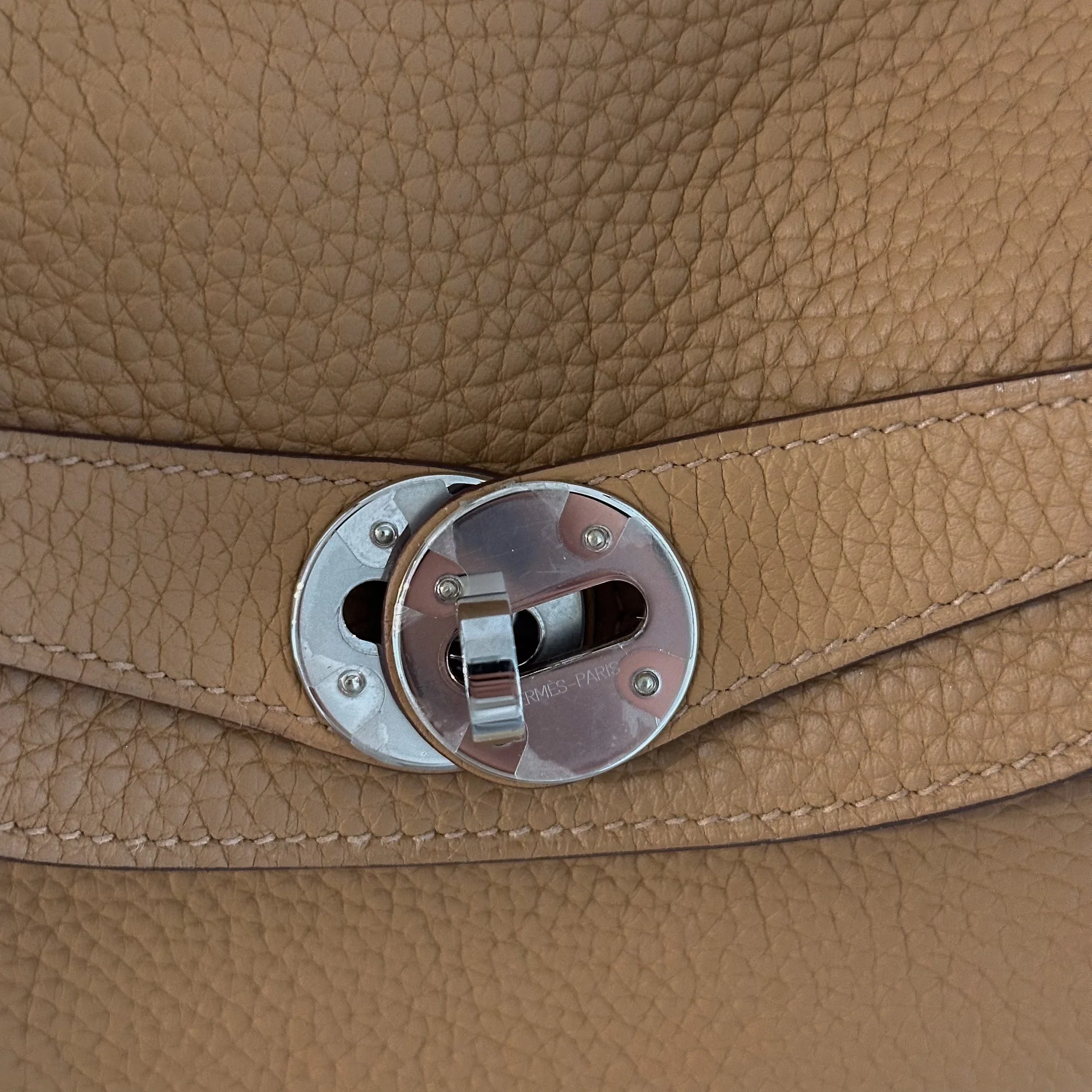 Hermès Lindy 26 in Biscuit RRP £7260 | Authentic Preloved - Image 5