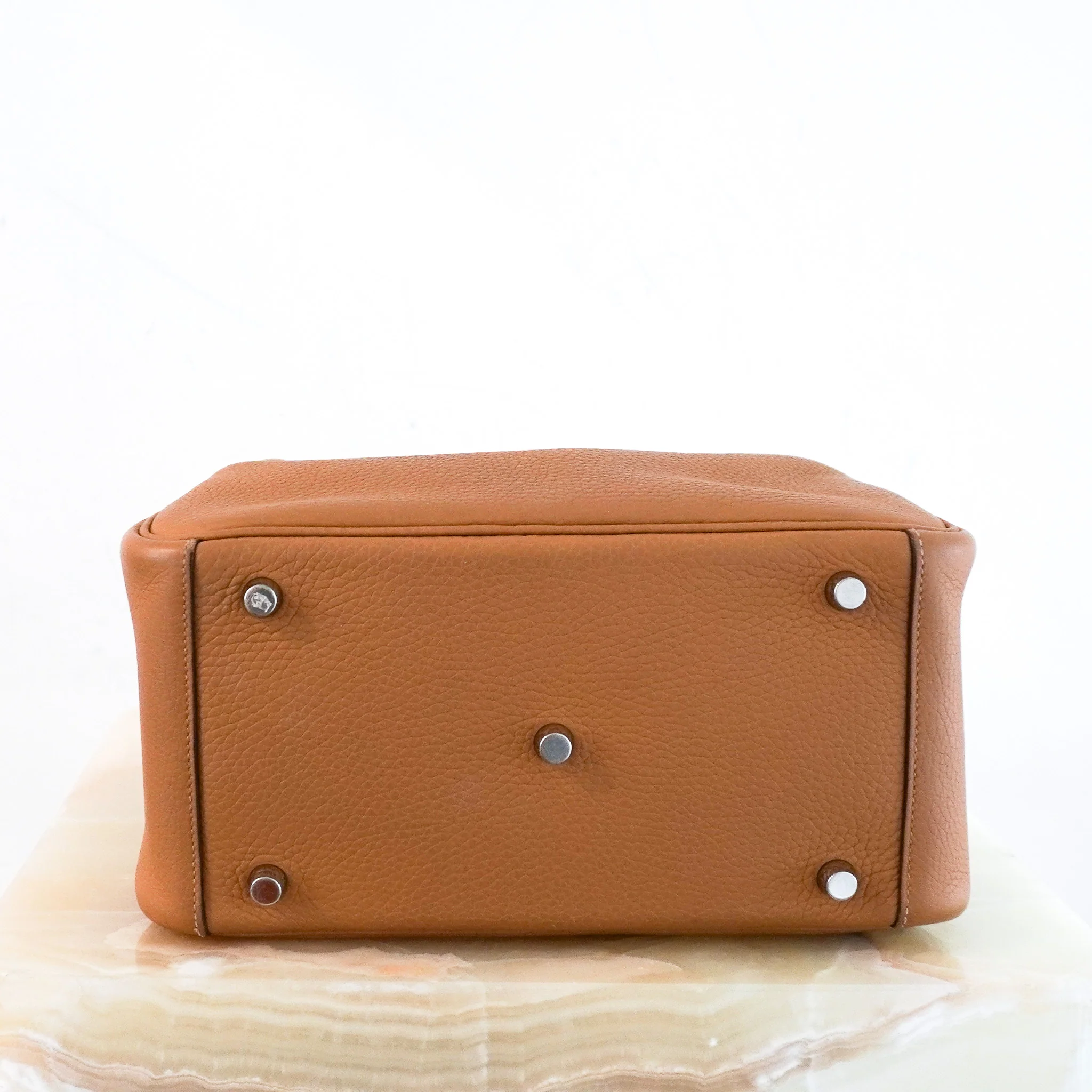 Hermès Lindy 26 in Biscuit RRP £7260 | Authentic Preloved - Image 6