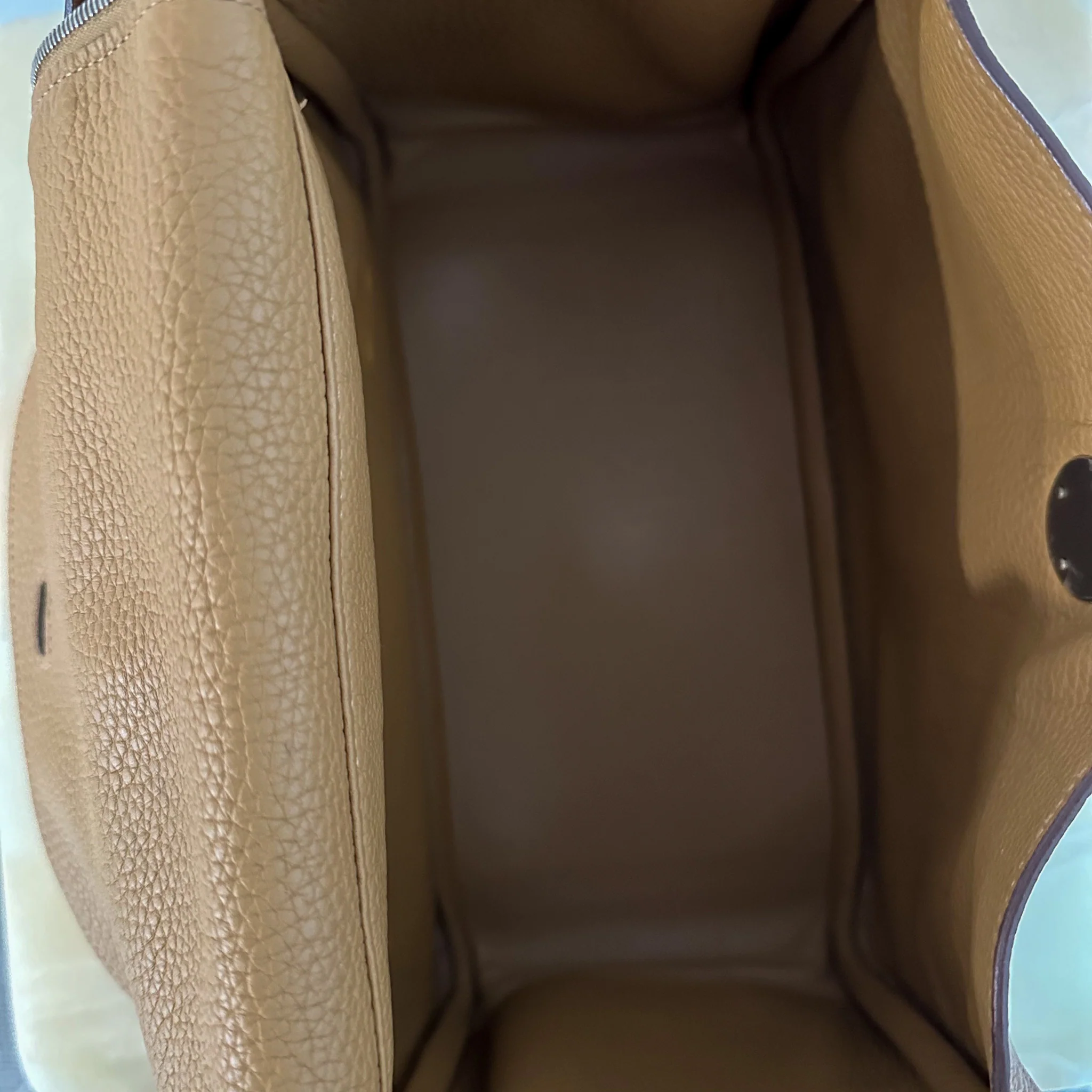 Hermès Lindy 26 in Biscuit RRP £7260 | Authentic Preloved - Image 9