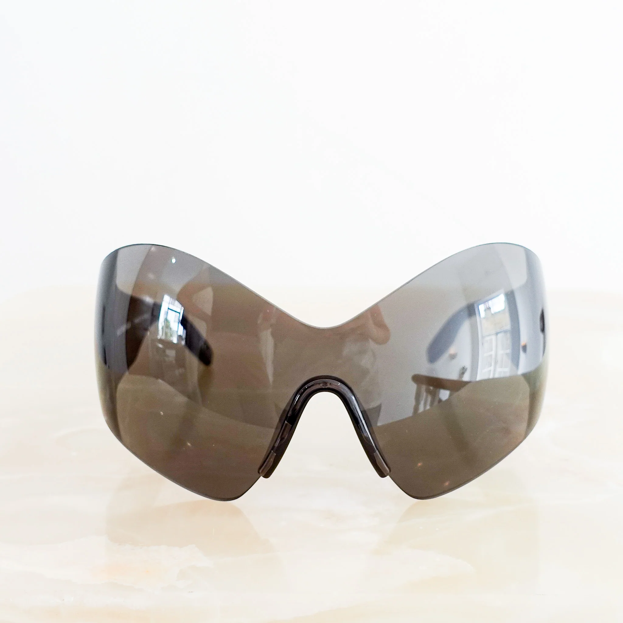 NEW Balenciaga black oversized frame sunglasses RRP £420 | Authentic Preloved - Image 3