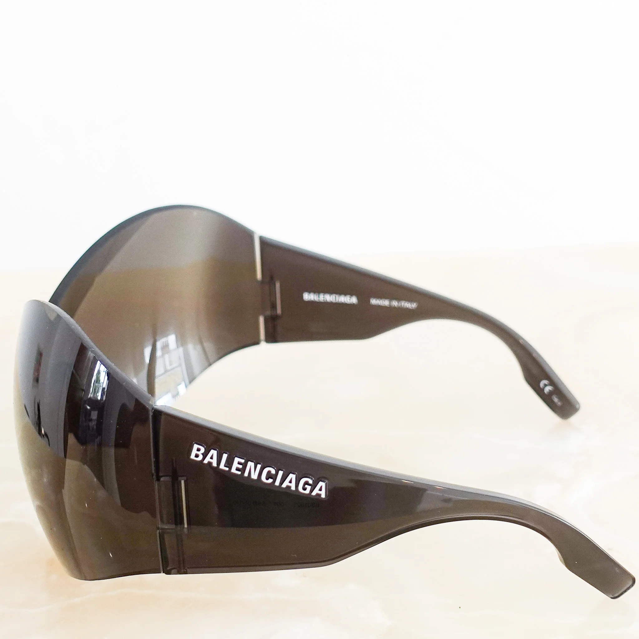 NEW Balenciaga black oversized frame sunglasses RRP £420 | Authentic Preloved - Image 8
