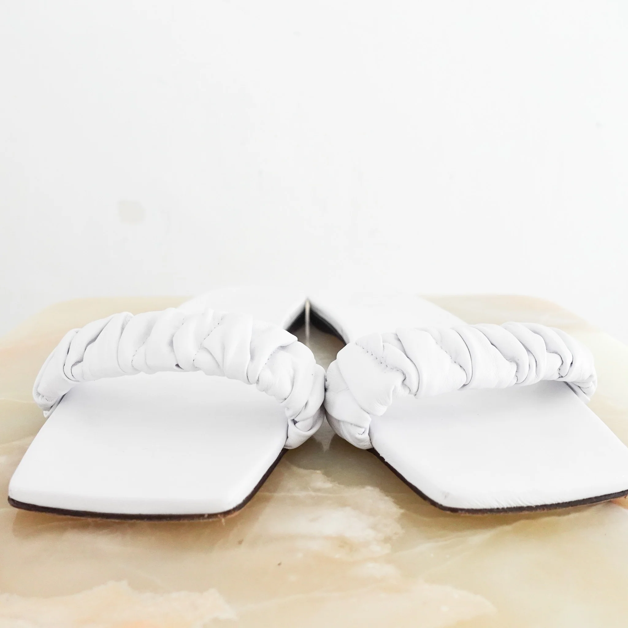 Tibi White Slider Sandals RRP £250 | Preloved and Authentic-Please note- all items in outlet are final sale and not eligible for refund - Image 3