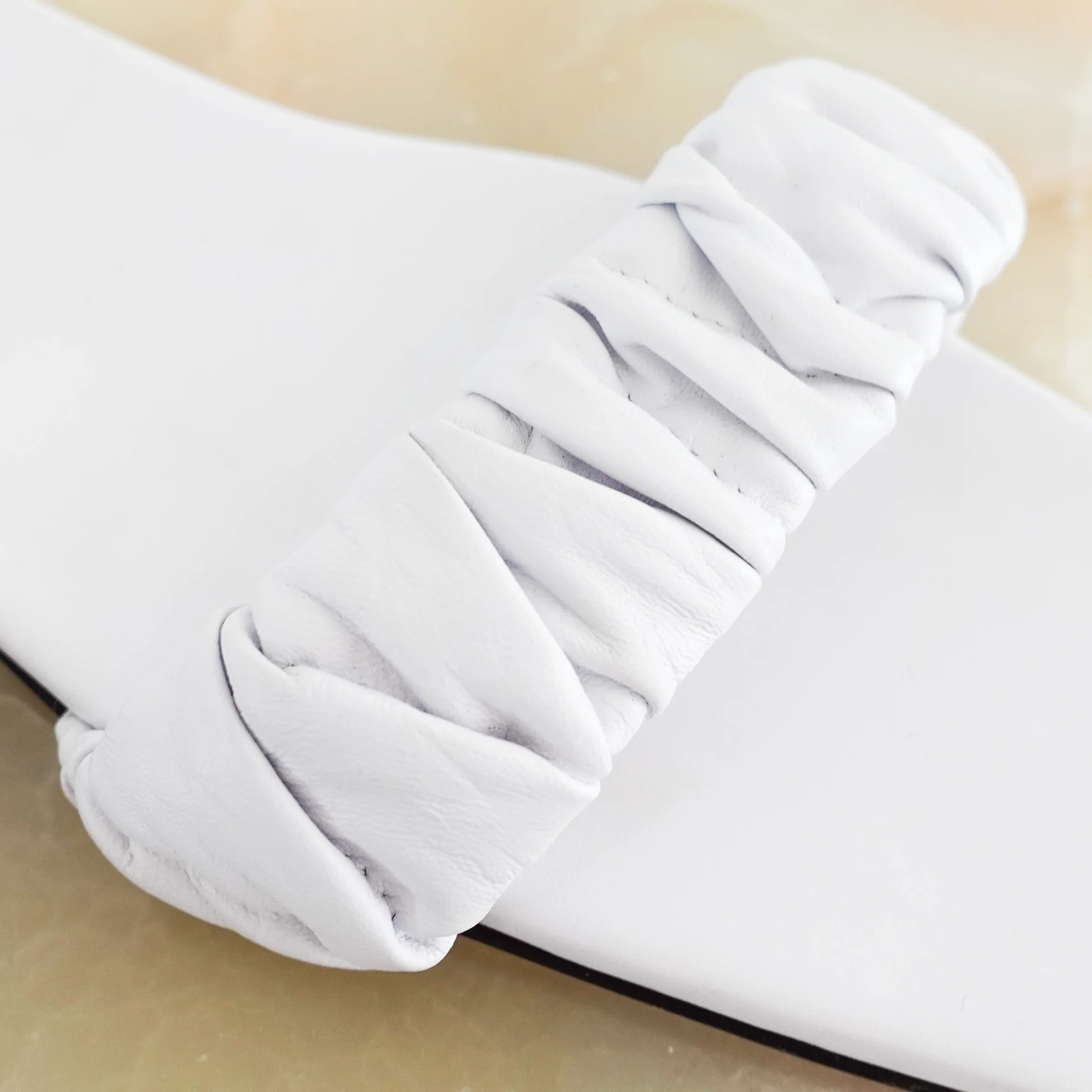 Tibi White Slider Sandals RRP £250 | Preloved and Authentic-Please note- all items in outlet are final sale and not eligible for refund - Image 7